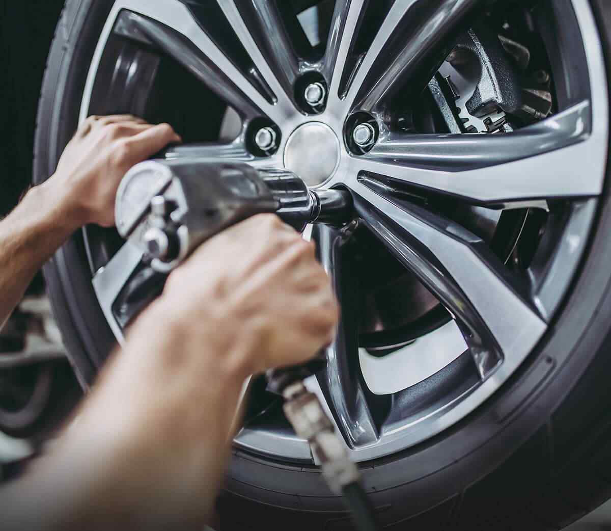 https://fahrzeugpflege-klinaku.de/wp-content/uploads/2021/10/img-hero-01-h3.jpg