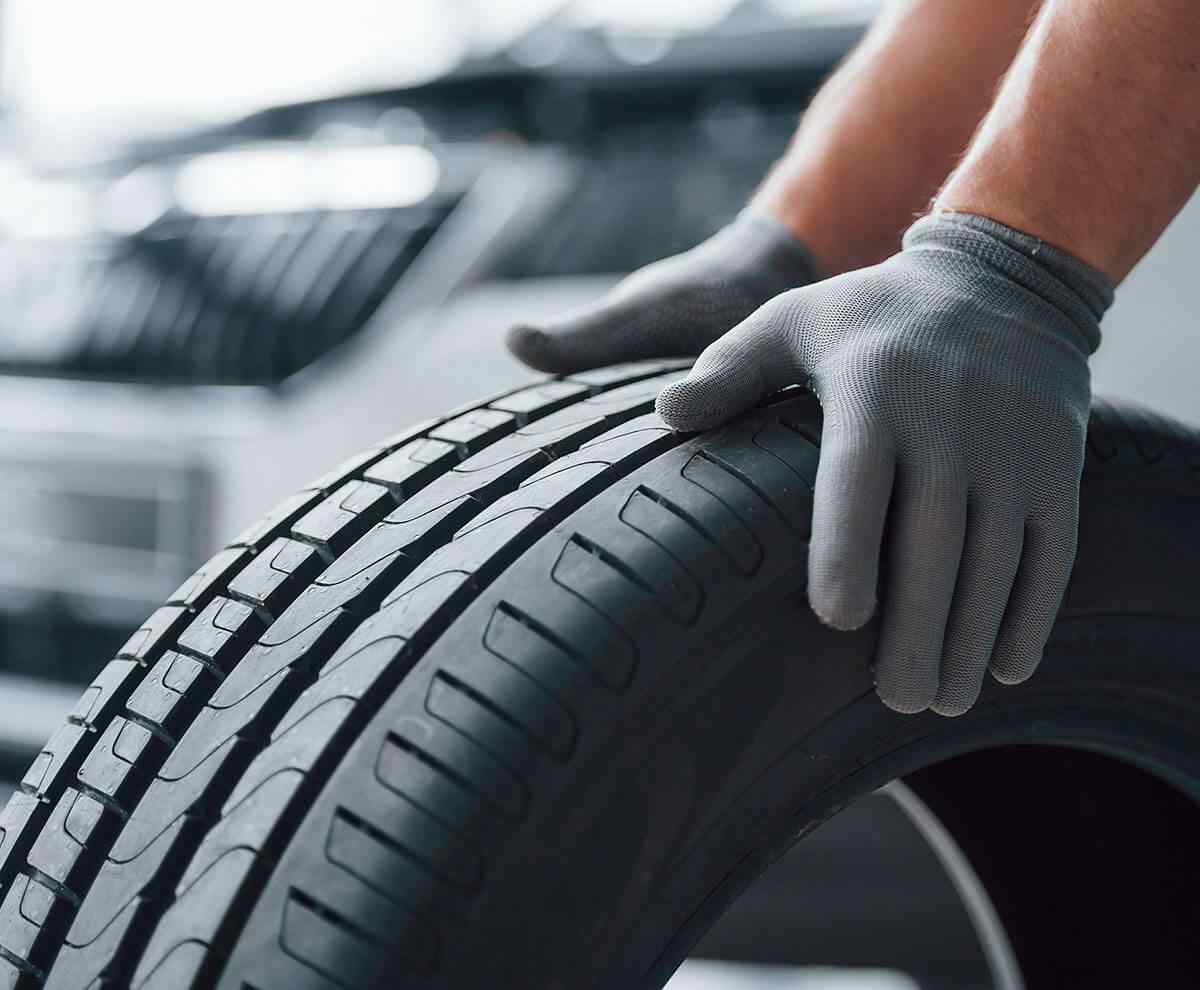 https://fahrzeugpflege-klinaku.de/wp-content/uploads/2021/10/img-service-01-h2.jpg